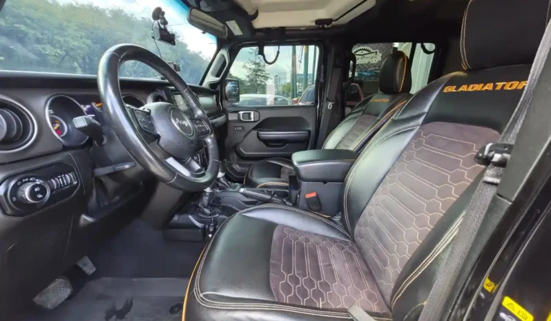 Jeep Gladiador Sport 4×4 full